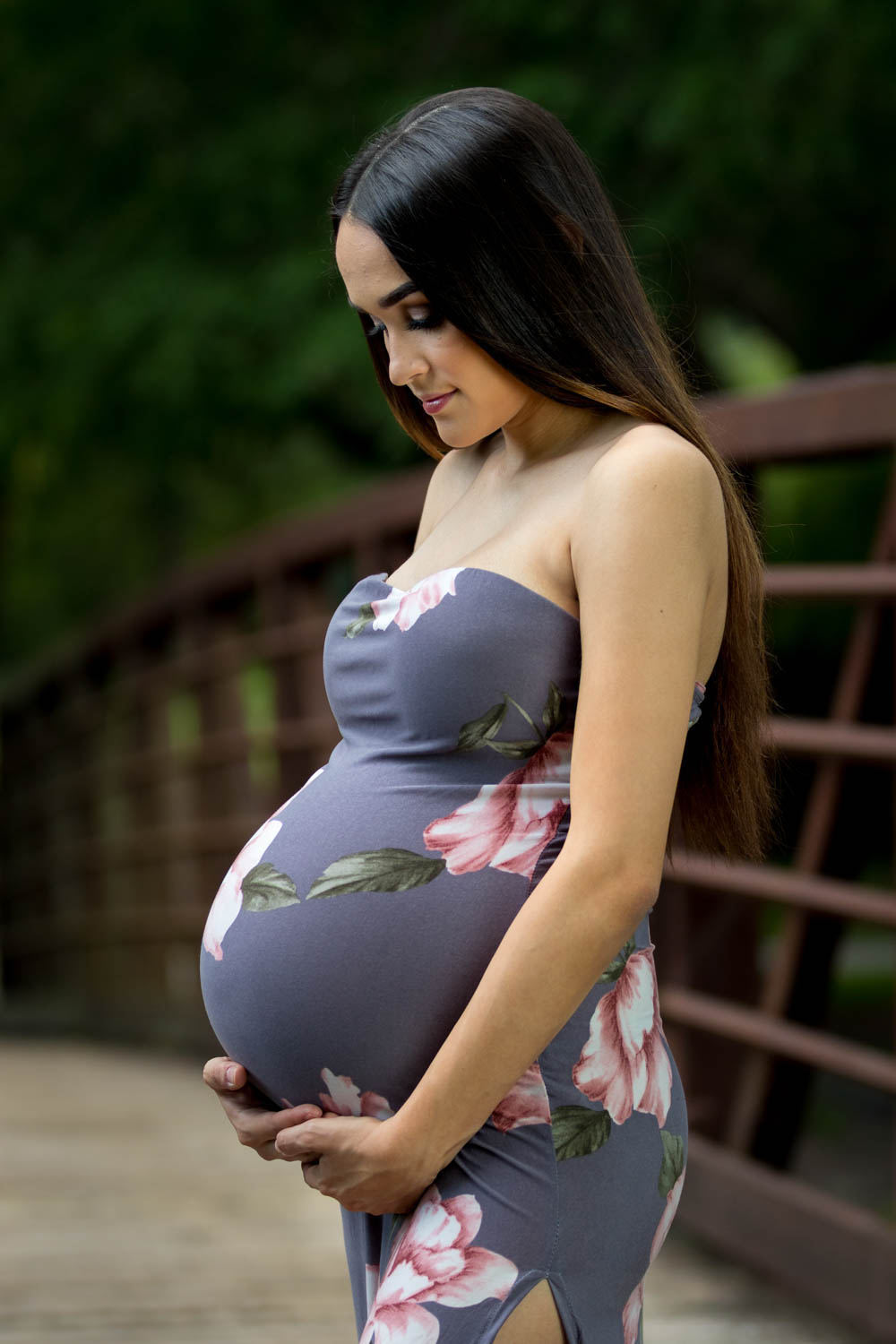 girl maternity photo